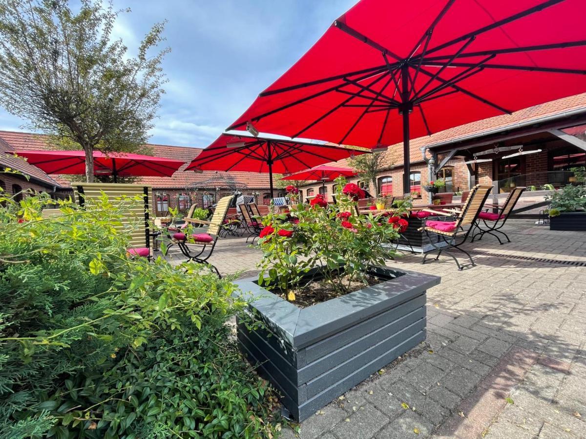 Landhotel Zur Schmiede Göhren-Lebbin Esterno foto