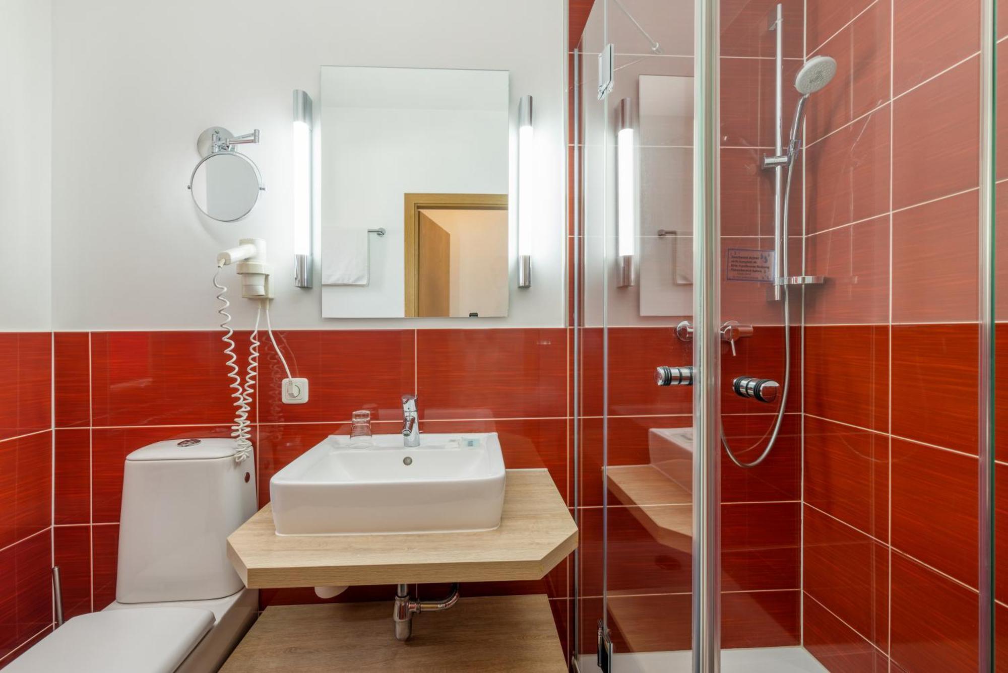 Landhotel Zur Schmiede Göhren-Lebbin Esterno foto