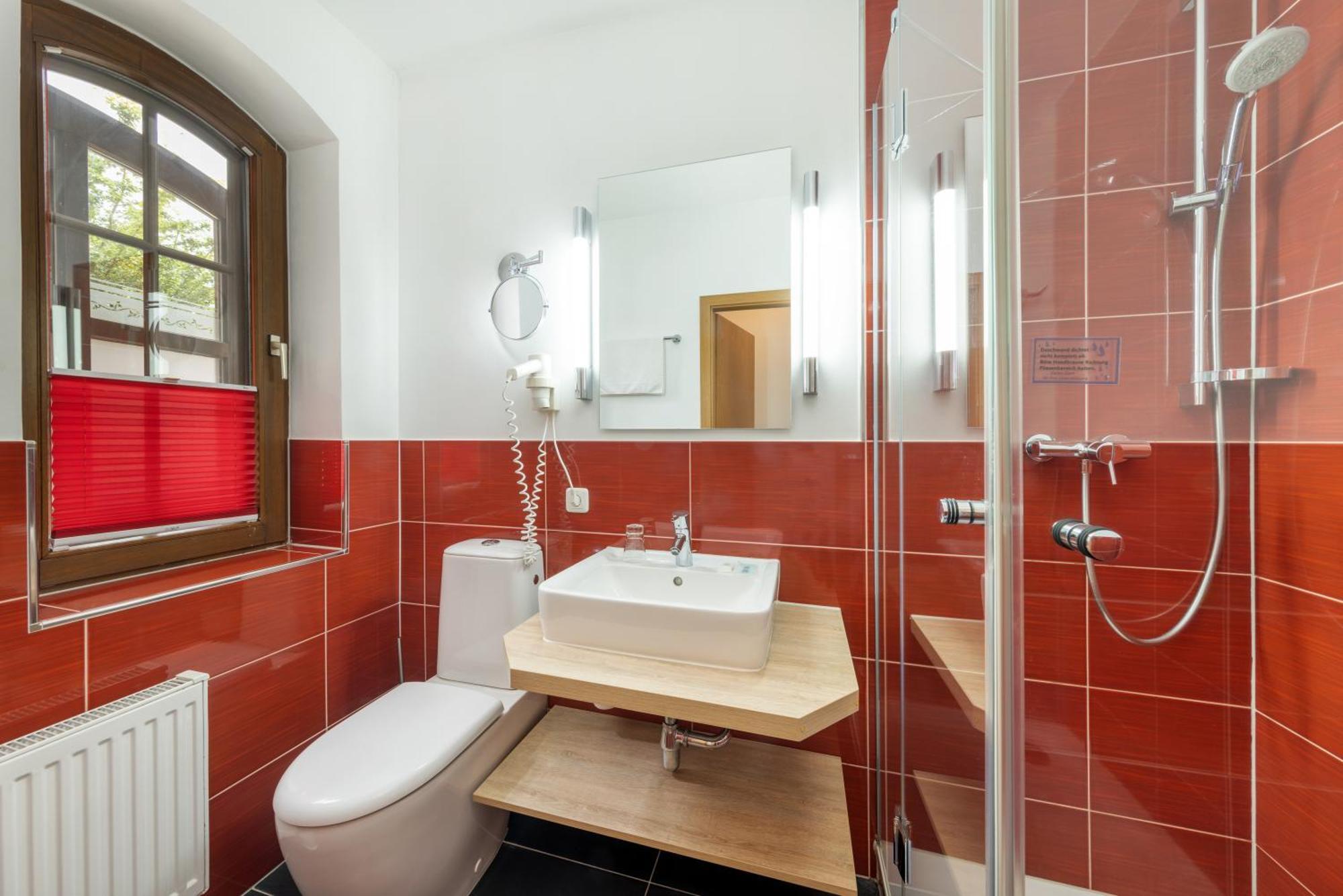 Landhotel Zur Schmiede Göhren-Lebbin Esterno foto