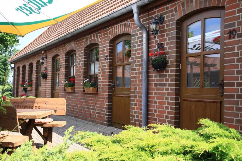 Landhotel Zur Schmiede Göhren-Lebbin Esterno foto
