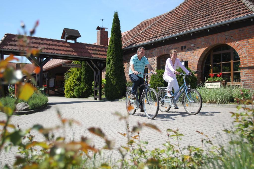 Landhotel Zur Schmiede Göhren-Lebbin Esterno foto