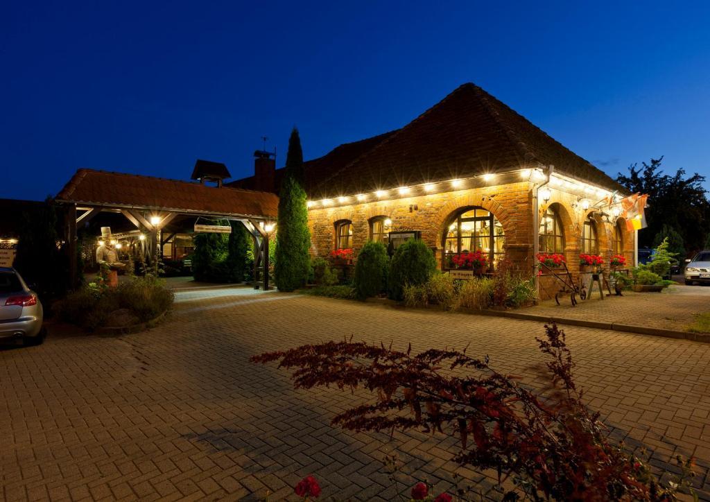 Landhotel Zur Schmiede Göhren-Lebbin Esterno foto