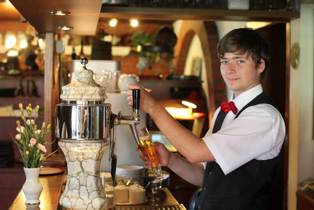 Landhotel Zur Schmiede Göhren-Lebbin Esterno foto