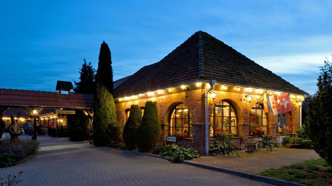 Landhotel Zur Schmiede Göhren-Lebbin Esterno foto